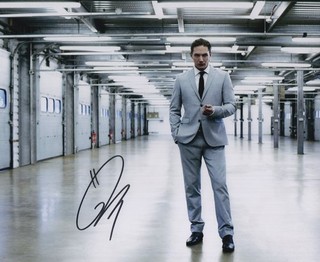 A fantastic 10x8 Autographed Photo of Tom Hardy & CoA