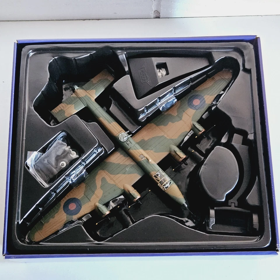 Corgi 1:72 AA37209 Handley Page Halifax "Niño caro" RAF Nº 51 Cuadrado Mar 1945 Foto 2 de 4