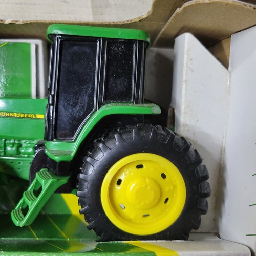 Vintage 1996 Ertl 1/32 scale plastic John Deere 7410 MFWD tractor green/yellow - 第 5/7 張圖片