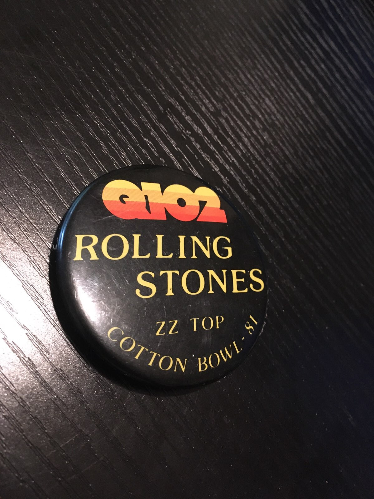 1981 Q102 Rolling Stones ZZ Top Cotton Bowl Dallas Texas Pin Button