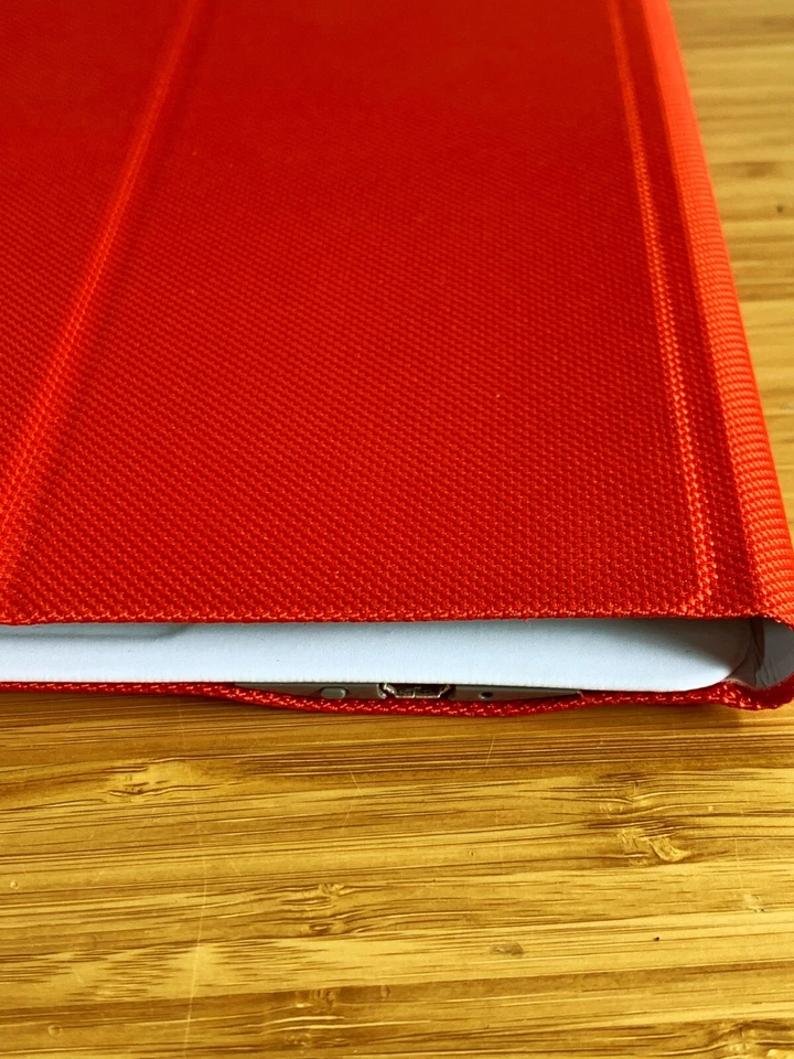 Logitech - Ultrathin Keyboard Folio i5 - Mars Red 9.4" x 6.6 " for Ipad 2017 - Image 3 of 3