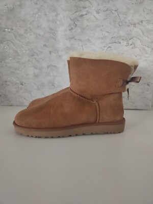 UGG Mini Bailey Bow Stiefel. UK Größe 9,5. Klassische Kastanienfarbe