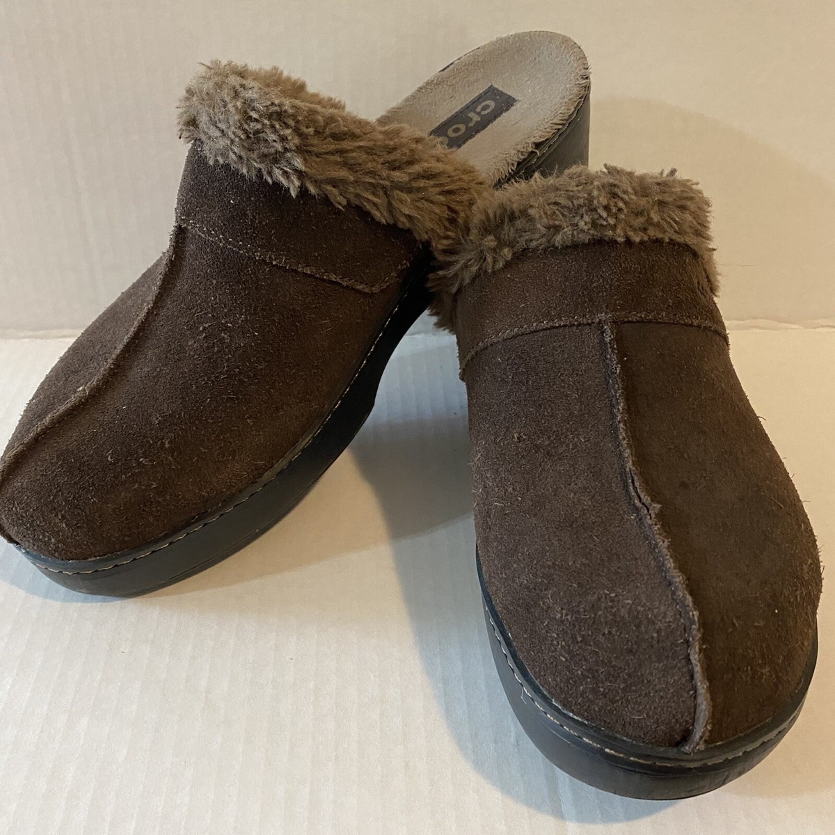 Crocs Women's Brown Suede Faux Fur Lined Sz W
