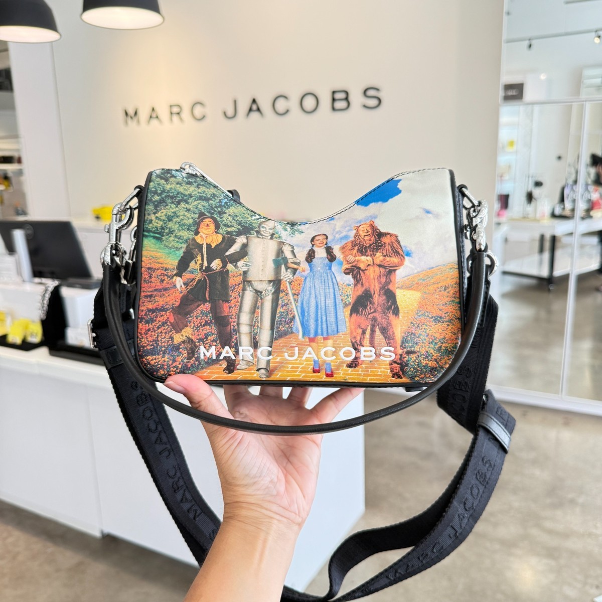 新品タグ付き　MARC JACOBS マザーズバッグ Marc Jacobs x 'The Wizard of Oz' Small Convertible Drifter Should