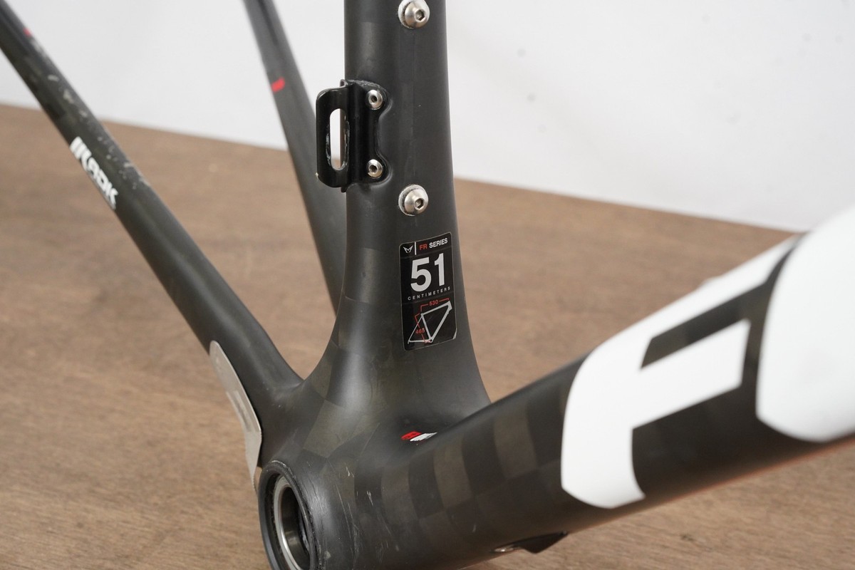 りん【パワメ付】FELT FR1 DISC 51size Di2 s-l1200.jpg