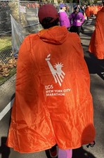 Original TCS New York City Marathon 2025 Finisher-Poncho &ndash; Rarit&auml;t Sammlerst&uuml;ck!