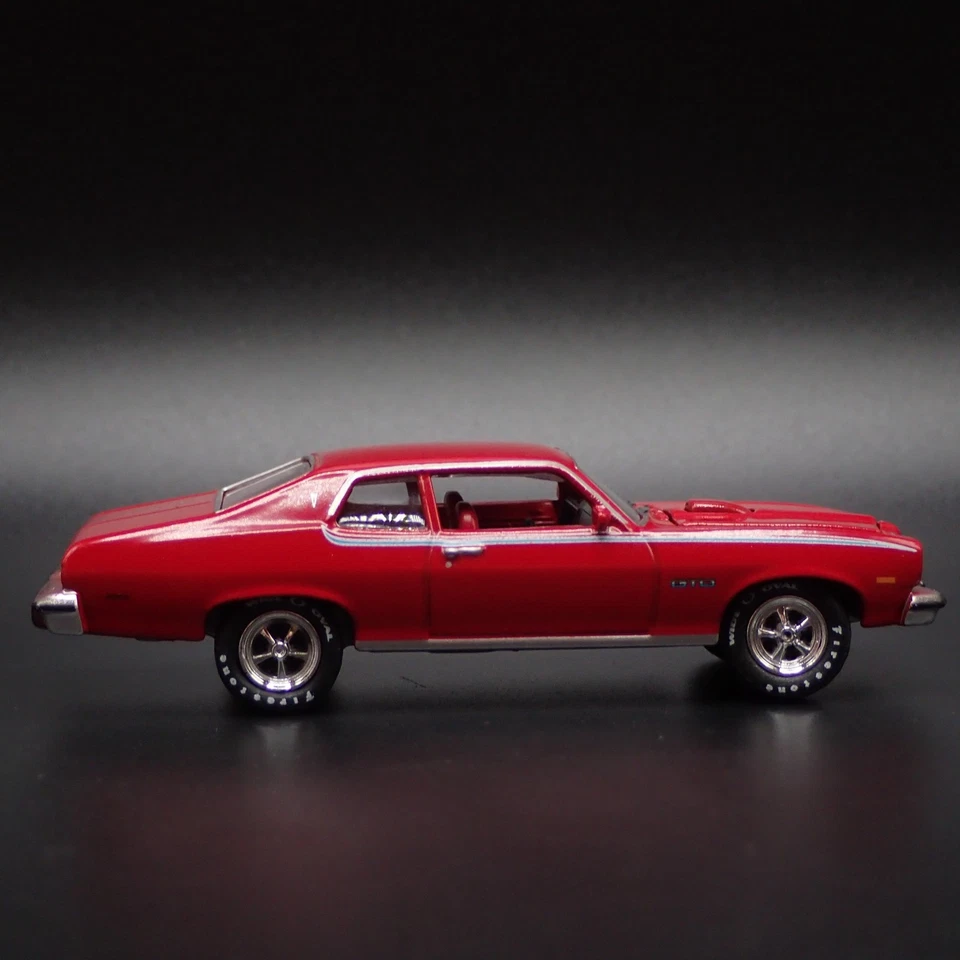 1974 74 PONTIAC GTO MUSCLE CAR Modello In Diecast 1:64 Collezionabile Diorama - Immagine 3 di 4