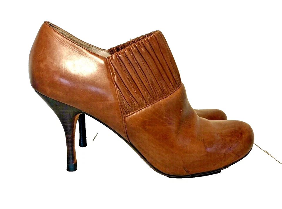 Max Studio MARRÓN Cuero Punta Redonda Tacón Alto Botines Zapatos Botín Talla 7 M Foto 2 de 4