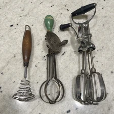 Lot 3 Vintage Hand-Crank Egg Beaters Mixers Wood Green Handle French Whisk Coil