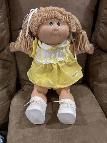 Vtg Cabbage patch kid yellow In Yellow dress And Alaskan Outfit