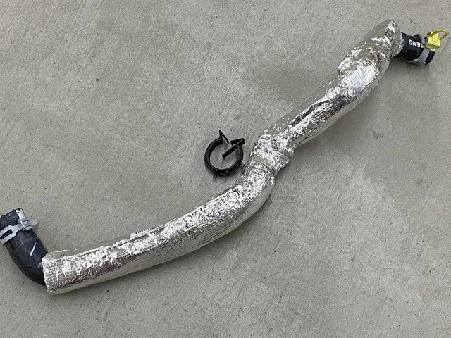 68228501AB 2013-18 RAM 2500-5500 6,7 L manguera de retorno de botella de refrigerante Foto 2 de 4