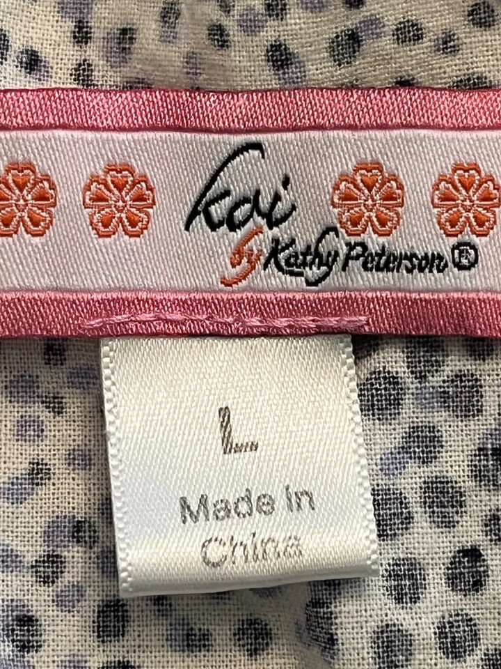 Blusa Médica Para Mujer Grande Koi Kathy Peterson Gris Lima Blanco Foto 2 de 4