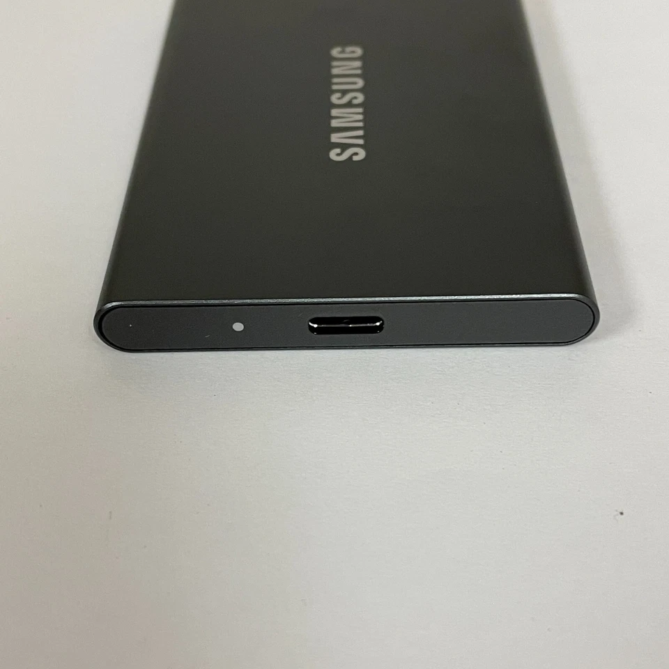 SAMSUNG T7 Portable SSD 4TB Storage External Solid State Drive USB 3.2 Gen 2 - Image 3 of 4