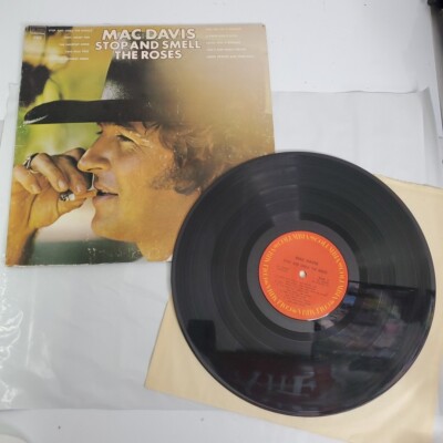 MAC DAVIS STOP AND SMELL THE ROSES COLUMBIA RECORDS KC 32582 VINYL LP 191-9 NICE