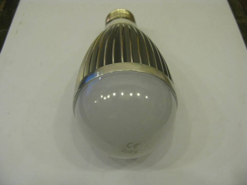 9 x 9W Dimmable ES E27 Warm White LED Light Lamp Bulb 220V 800 Lumens Job Lot UK - Image 3 of 4