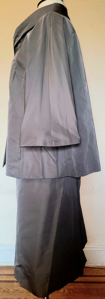 Traje Falda Lida Baday Con Cinturón Talla 4 Foto 3 de 4