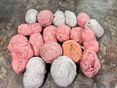 19 Skeins of NEW Unused WOOL Yarn Pinks Gray  Huge lot of Yarn image 3