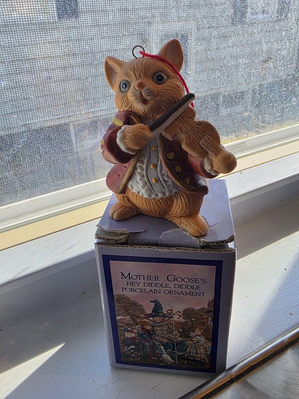 Porcelain Christmas Ornament HEY DIDDLE DIDDLE CAT AND THE FIDDLE Mother Goose