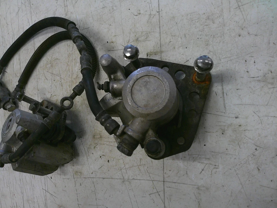 Par de pinzas de freno delanteras izquierda derecha Kawasaki Ninja 900 GPZ900R ZX900A 1984-1986 Foto 3 de 4