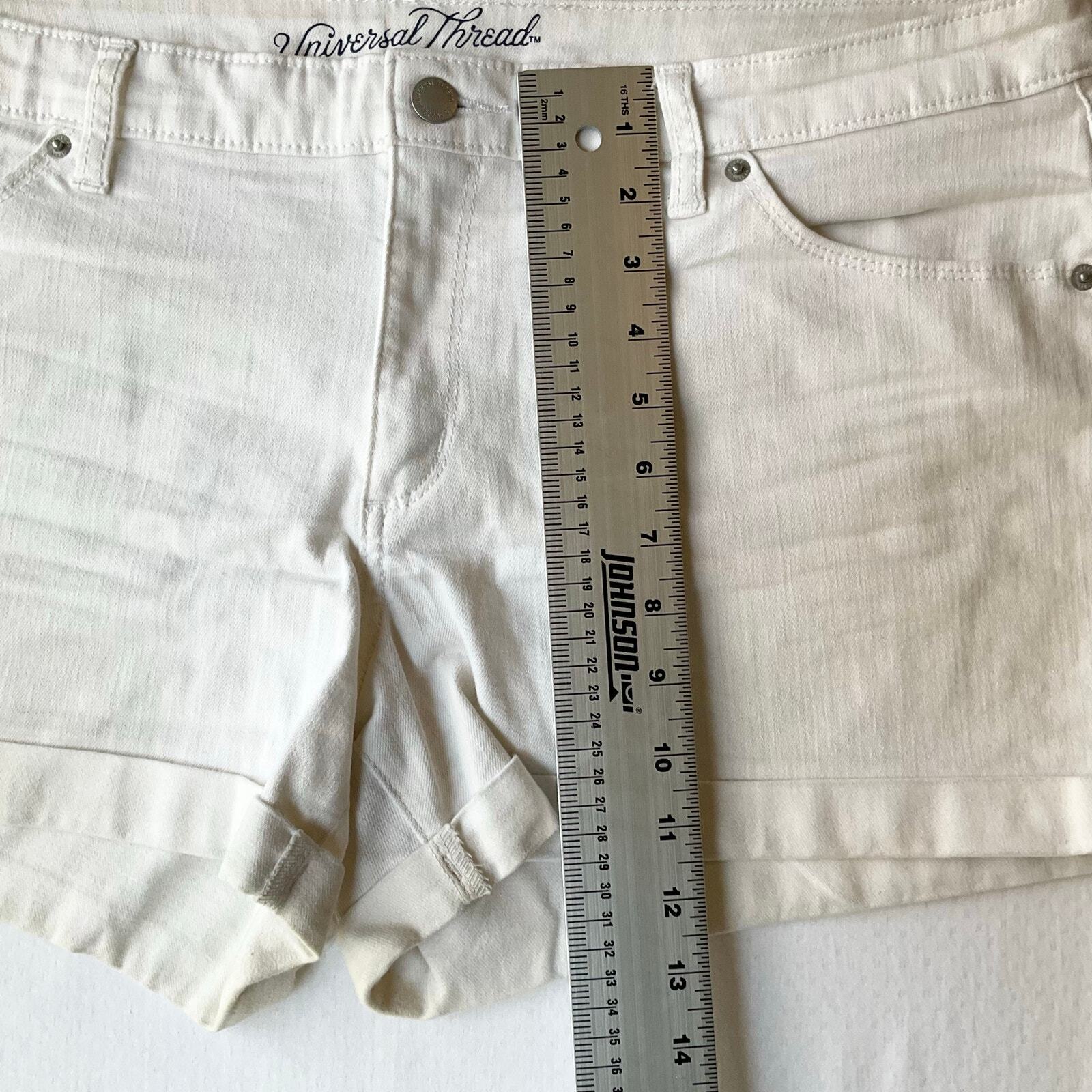 Universal Thread Women’s Basic Denim Short Shorts… - image 3