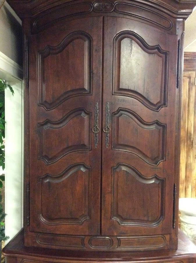 Gabinete de buffet o cabaña francés de campo vintage Foto 3 de 4