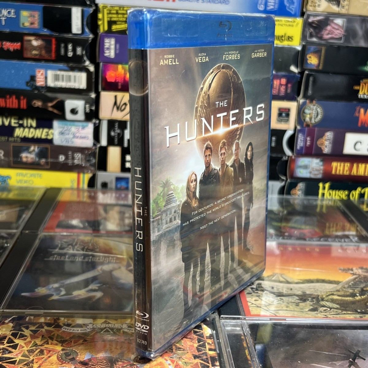The Hunters 2013 Blu-ray New Robbie Amell Victor Garber Fairytale