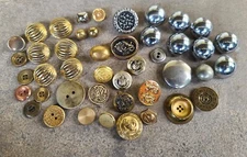 Vtg Shank Button  1930s-60s Vtg Mid Century Modern Coat Silver Gold Tone Crest