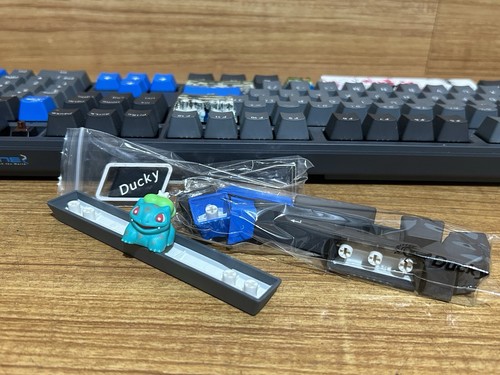 Ducky One Skyline Keyboard Cherry Brown Switch Custom Artisan Keys Bulbasar ๐ฅ - Picture 13 of 16