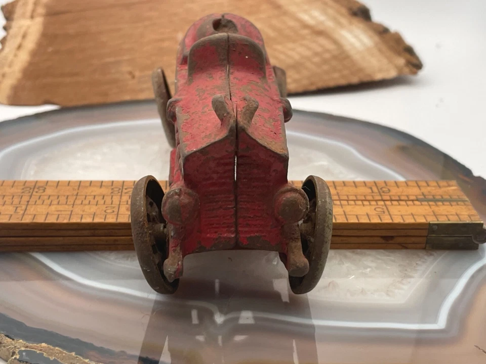 Винтажный ранний Hubley чугунный гоночный автомобиль "с" драйвер металлические колеса--350,25 - Изображение 3 из 4
