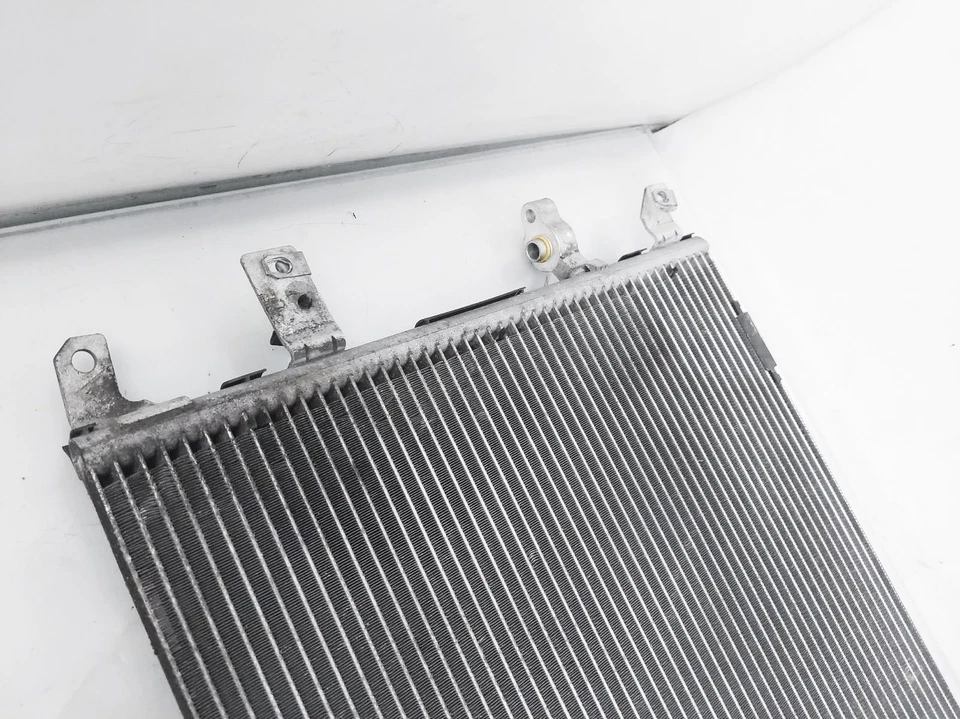 Конденсатор кондиционера переменного тока универсал Volvo Xc70 2003-2005 годов выпуска 30676602 - Изображение 4 из 4