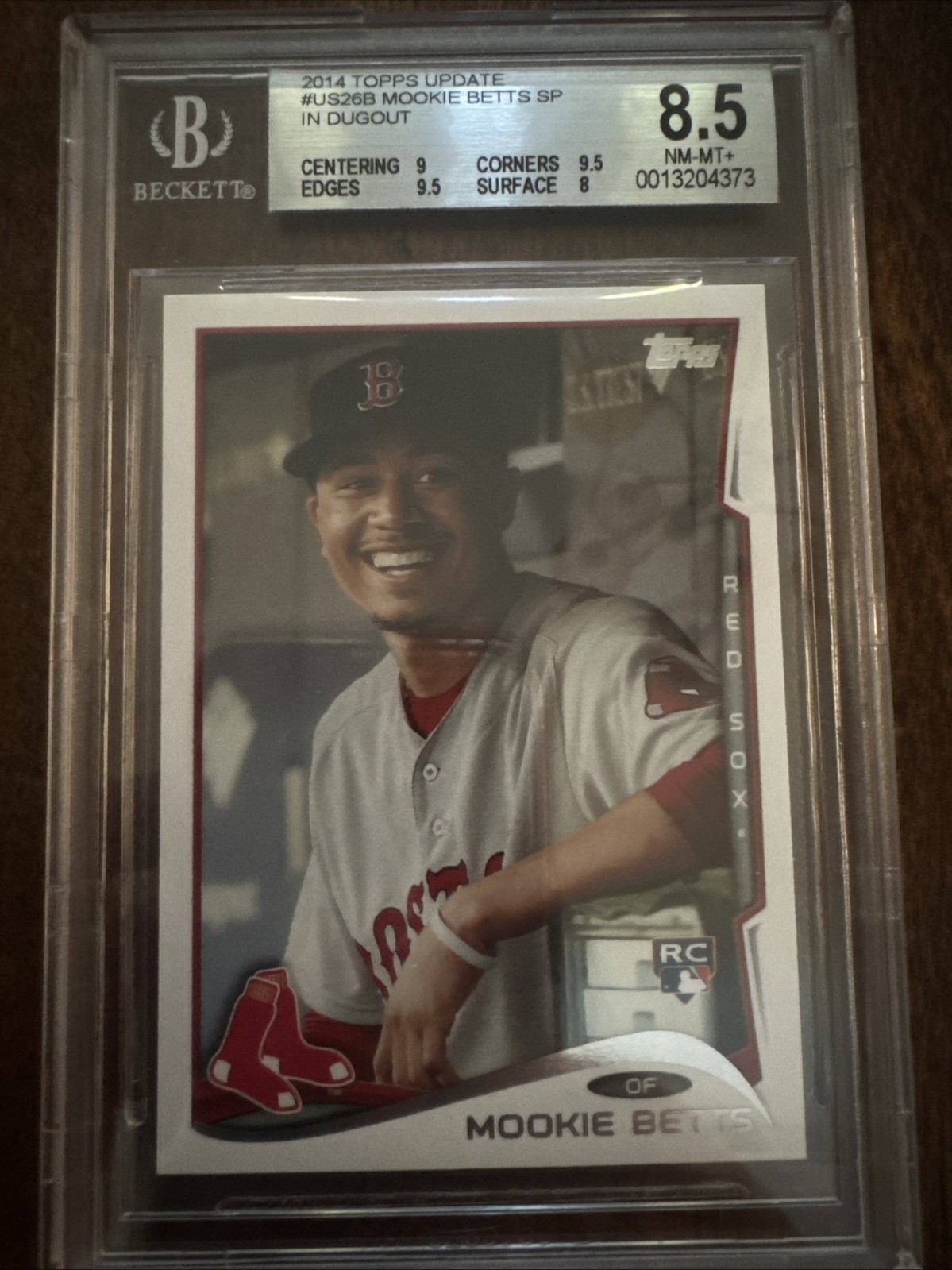 Mookie Betts 2014 Topps Update Smiling In Dugout US26B Beckett 8.5