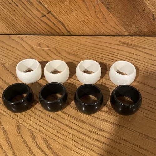 Set Of 8 Wooden Napkin Rings 4 Black  4 White
