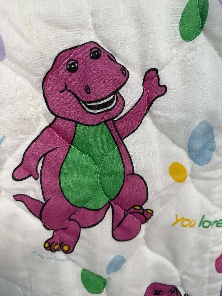 Manta acolchada vintage 1992 Barney bebé niño púrpura dinosaurio años 90 55x41 pulgadas Foto 3 de 4