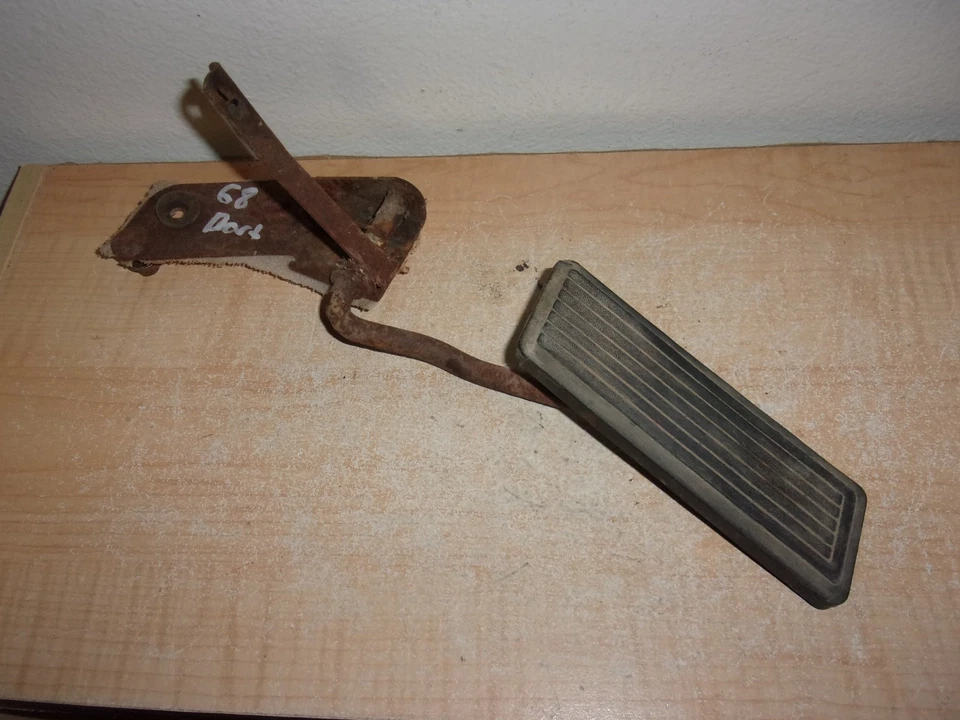 Оригинальная педаль газа в сборе для кузова Mopar 1967-1972 годов выпуска Dodge Dart Valiant Scamp Duster - Изображение 2 из 3