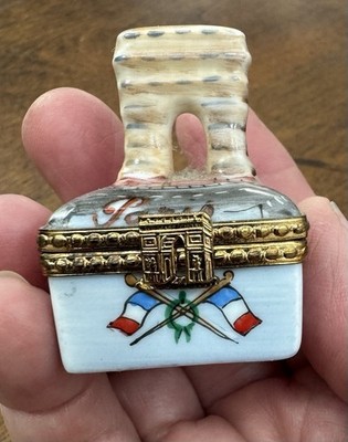 Adorable Estate Small Limoges Champs Elysees Paris Arc Trinket Box