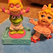 HENSON 1994 Sesame Street Muppets Kermit Miss Piggy Toy And Miss Piggy Figure