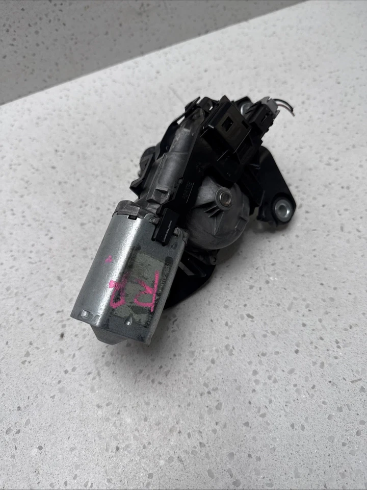 Motor limpador traseiro compatível com Ford Explorer 2018 - Imagem 2 de 4