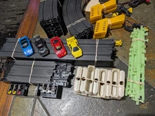 Vintage Tyco 4-Lane HO Slot Car Race Set w/440 Cars