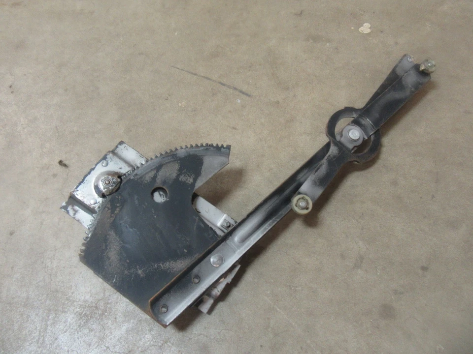 1977-1987 Chevrolet GMC truck door window regulator crank mechanism DRIVER - Image 2 of 2