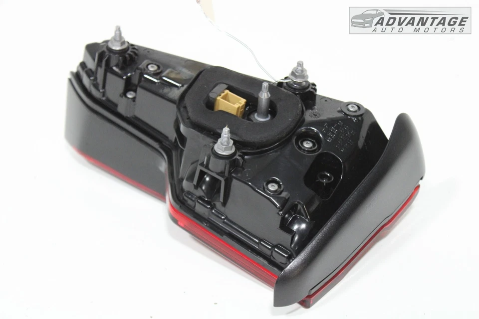 AUDI A4 2017-2020 LUZ TRASERA IZQUIERDA INTERIOR LUZ TRASERA LÁMPARA 8W5945093D OEM Foto 4 de 4