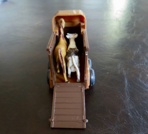Vintage TOOTSIE TOY Sunrise Farm Horse Trailer w/horse Made in Hong Kong - Picture 8 of 16