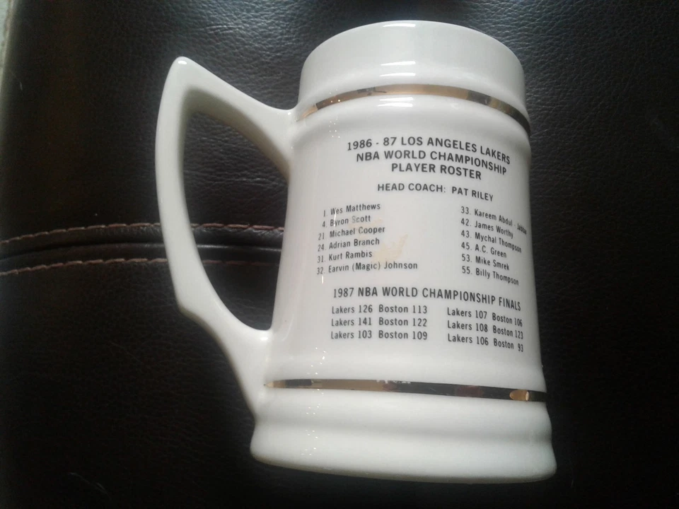 Taza de piedra de cerveza campeones mundiales de la NBA Los Angeles Lakers 1986-87 Foto 2 de 3