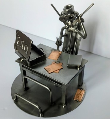 Hinz And Kunst Attorney Nuts and Bolts Metal Art Sculpture Business Card Holder