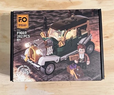 Funwhole / Lumibricks F9019  Steampunk Vintage Car w/ Lights NEW Sealed Retired