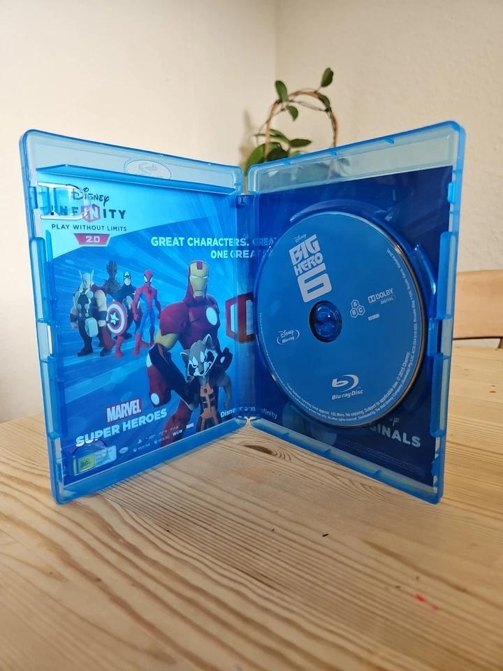 Disney Big Hero 6 Blu-ray - Image 3 of 4