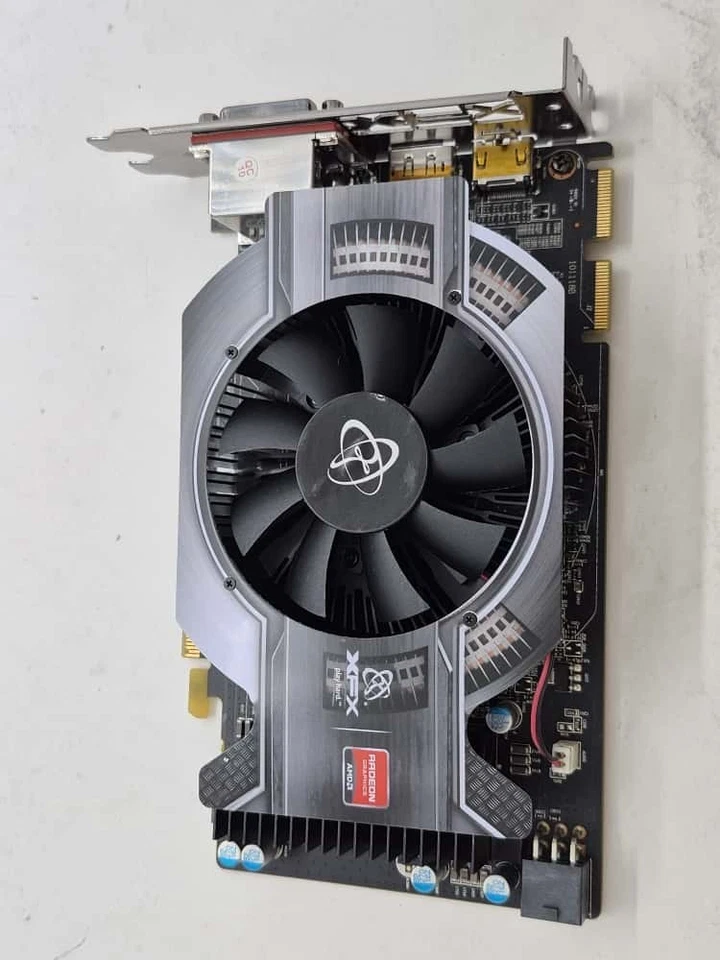 XFX Radeon HD 6770 1GB GDDR5 PCI Express 2.1 Support Graphics Card HD-677X-ZN - Image 2 of 4