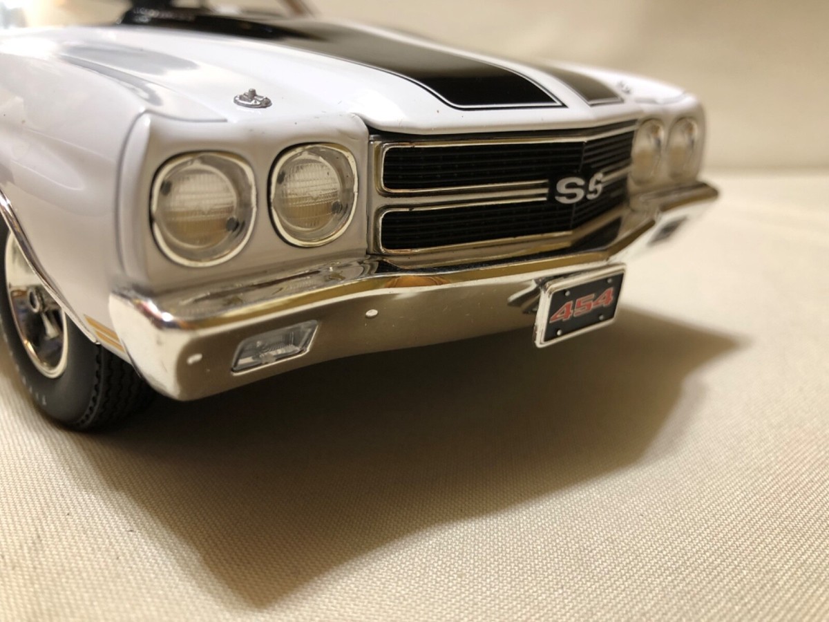 Acme 1 18 1970 Chevrolet 454 Ls6 Chevelle With Vinyl Top Acme 1 18 1970 Chevrolet 454 Ls6 Chevelle With Vinyl Top