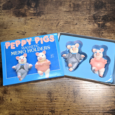 Vtg. Peppy Pigs Magnetic Memo Holders 2 Piece Set. 