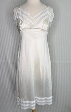 Vintage Lingerie Slip Size 40 Ivory Lace V-Neck Midi Retro Adjustable Straps