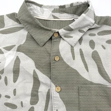 Quicksilver Waterman Collection Comfort Fit Men's Floral Hawaiian M Short Sleeve